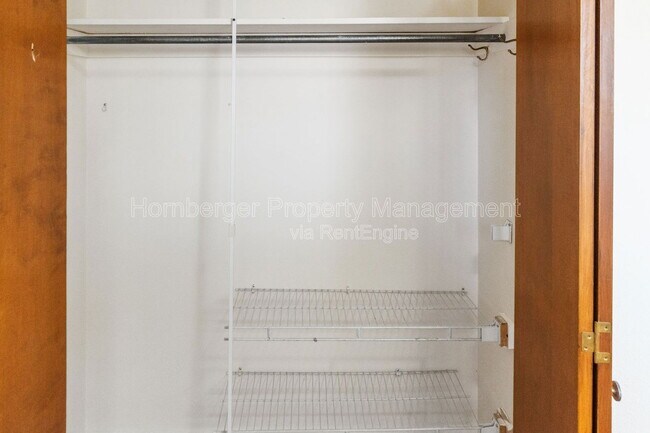 Building Photo - 1003 W Eastmont Way