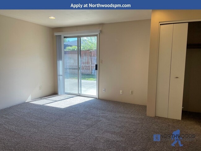 Building Photo - Charming 3 Bedroom 2 Bath Home in Very Nic...