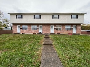 Building Photo - 1001-1007 Brown Road