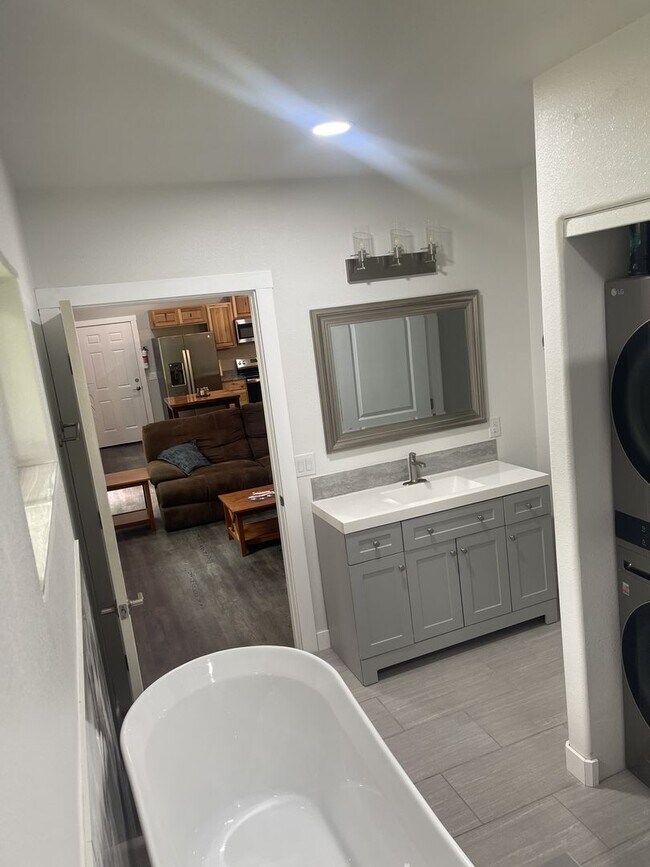 Building Photo - 8561 W Cormorant Way