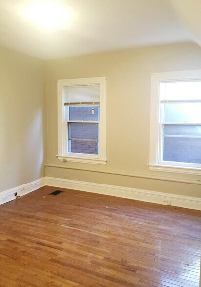 Building Photo - 703 Ivy St