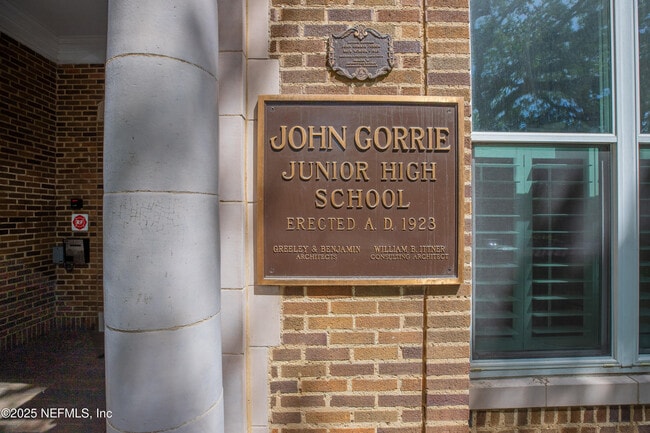 Building Photo - 2525 College St