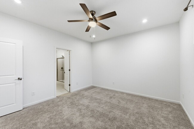 Building Photo - 538 Penwell Dr