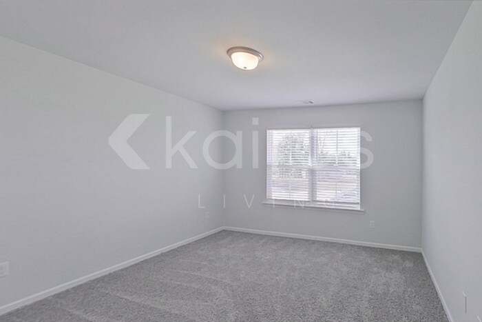 Building Photo - 301 Hemlock Ct