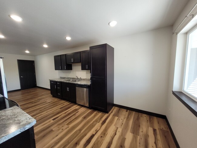Building Photo - 5282 Christopher Dr