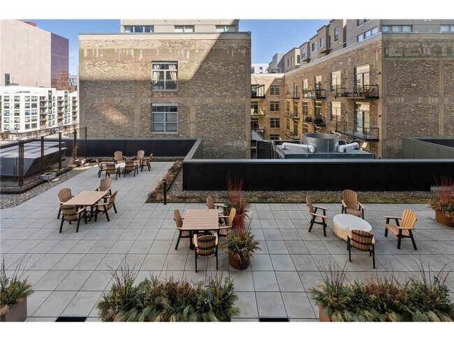 Building Photo - 740 Portland Ave