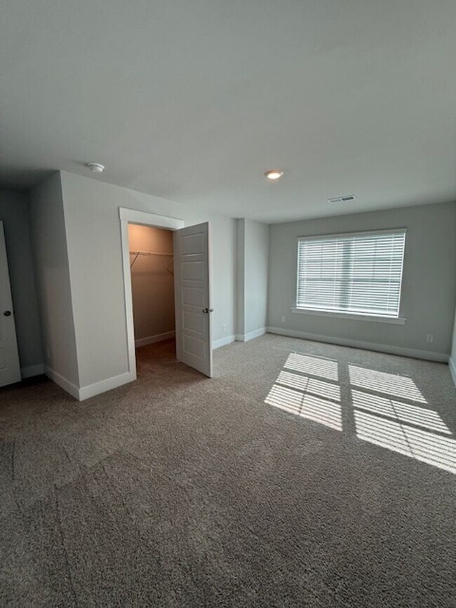 Building Photo - Be the first to Live in This Brand-New Townhome!