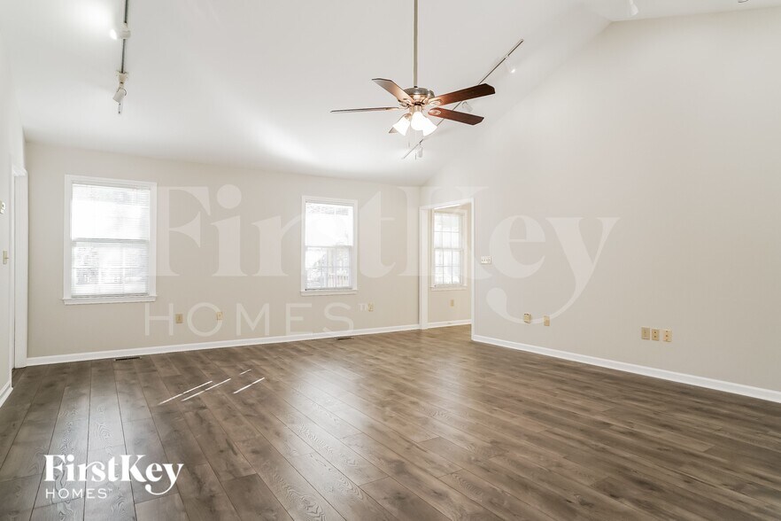 Building Photo - 4921 Tuckahoe Trce