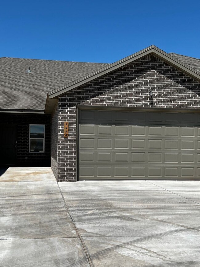 Primary Photo - Beautiful 2bedroom New Construction Duplex