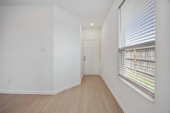 Building Photo - 21464 Austell Pond Dr