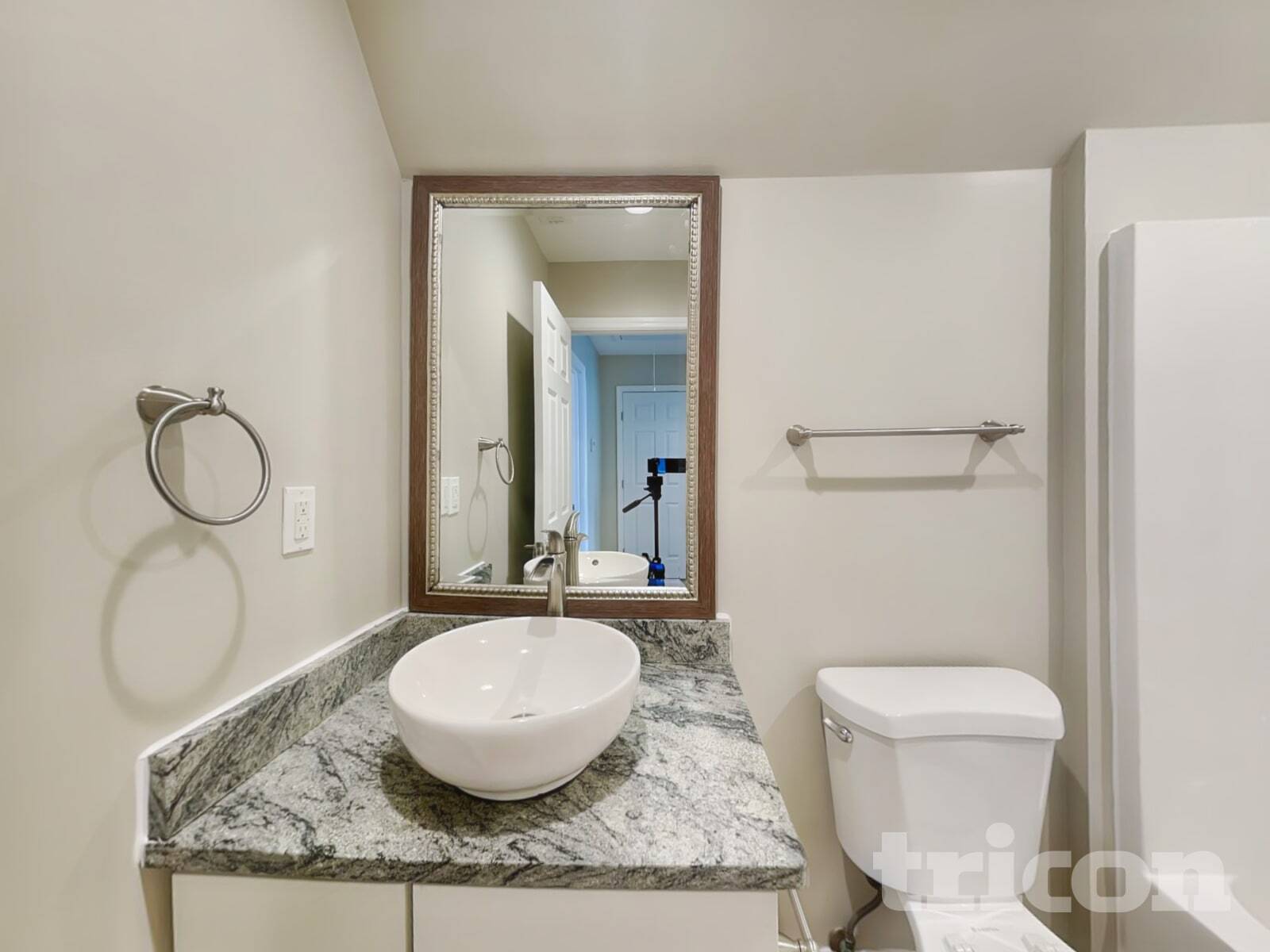 Building Photo - 1026 Chelsea Dr