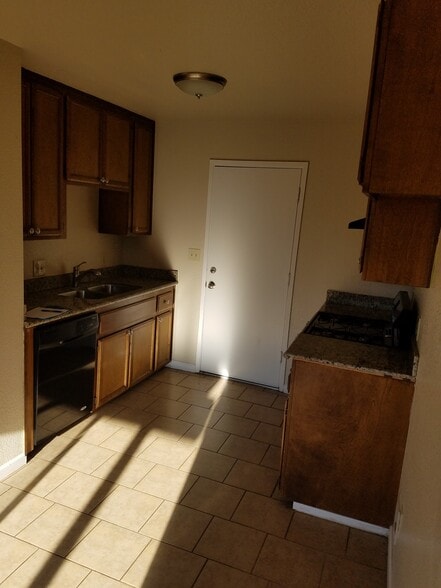 Building Photo - Bentley Street Quadplex