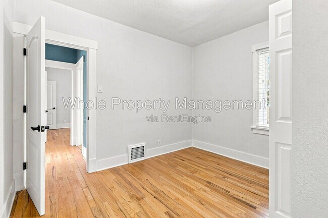 Building Photo - 630 S Clarkson St