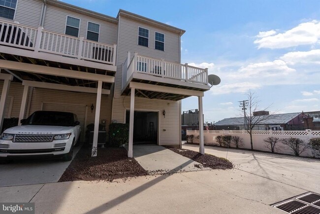 Building Photo - 4500 Fait Ave