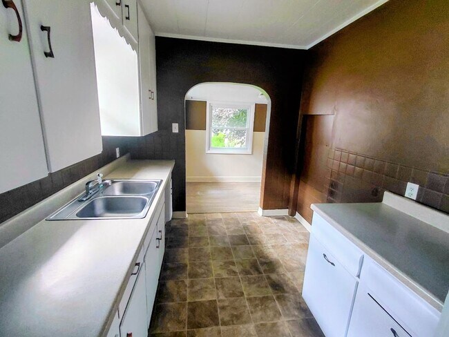 Building Photo - 2 Bedroom 1 Bathroom Home for Rent