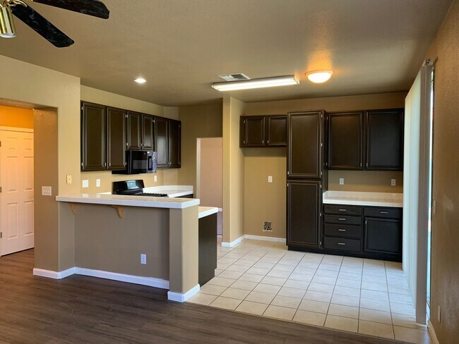 Building Photo - Fantastic Antioch Home!