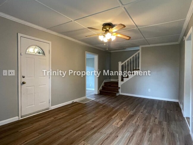 Building Photo - 27 Hathaway Dr