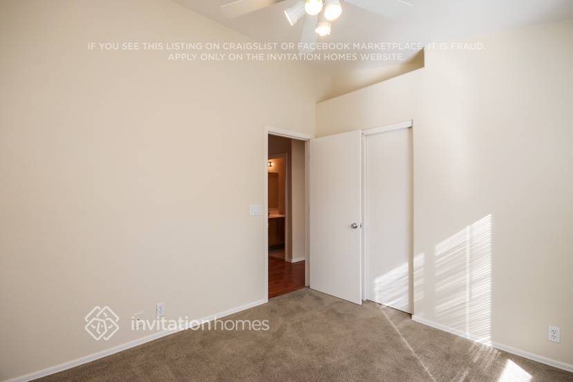 Building Photo - 10630 E Emerald Ave
