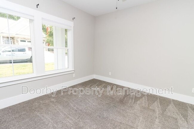 Building Photo - 2760 Ridge Park Dr