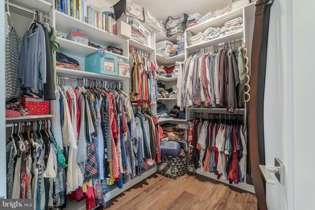 Building Photo - 23619 Waterford Downs Terrace