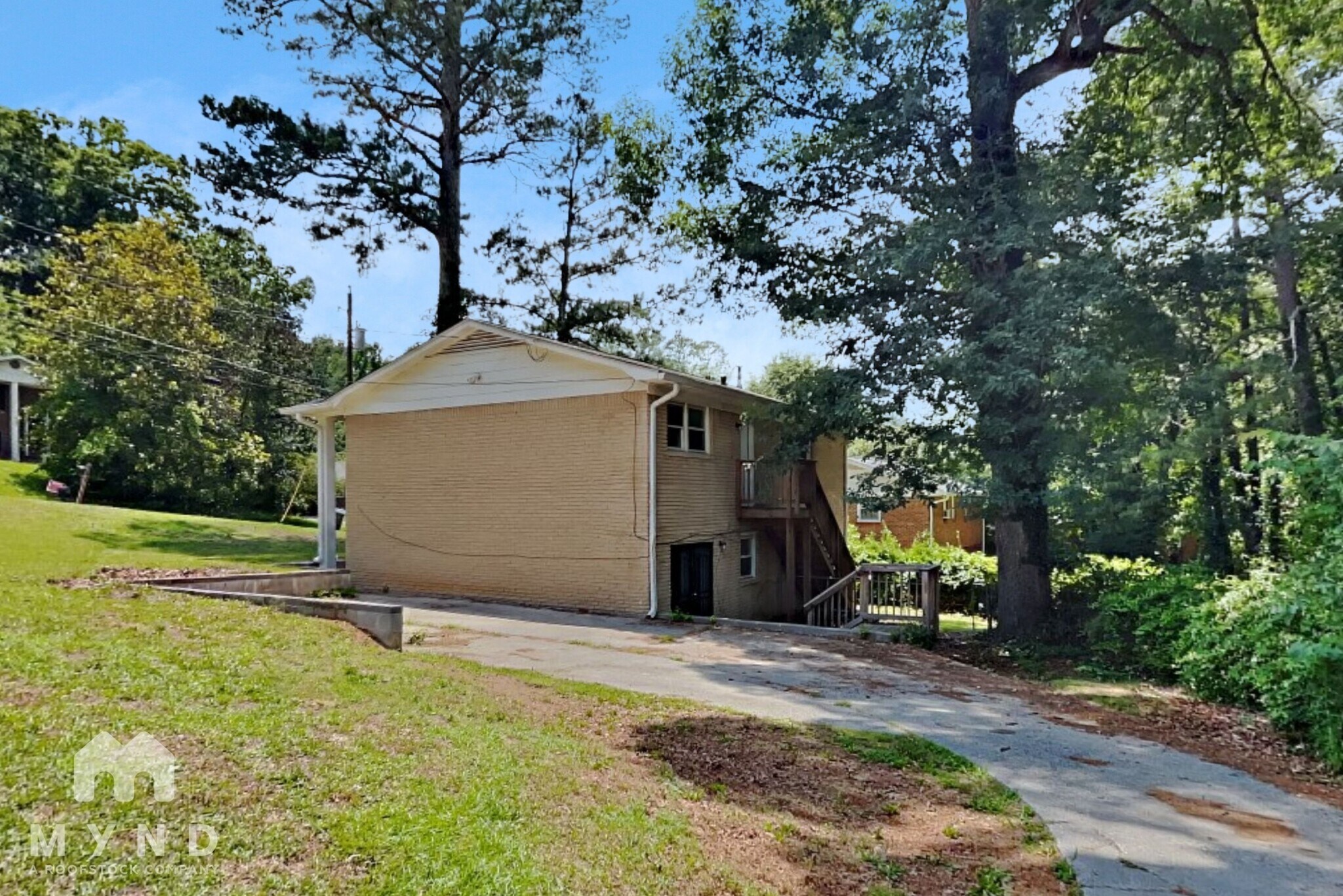 Building Photo - 2715 Carriage Ln