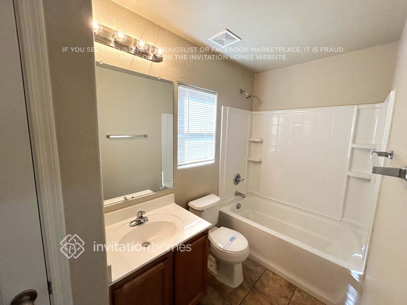 Building Photo - 6412 W Fawn Dr