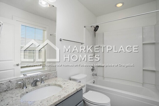 Building Photo - 23942 SE 45th Pl