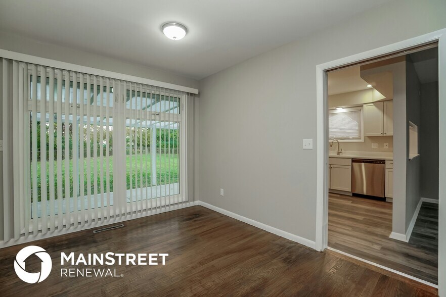 Building Photo - 414 E Clearview Ave