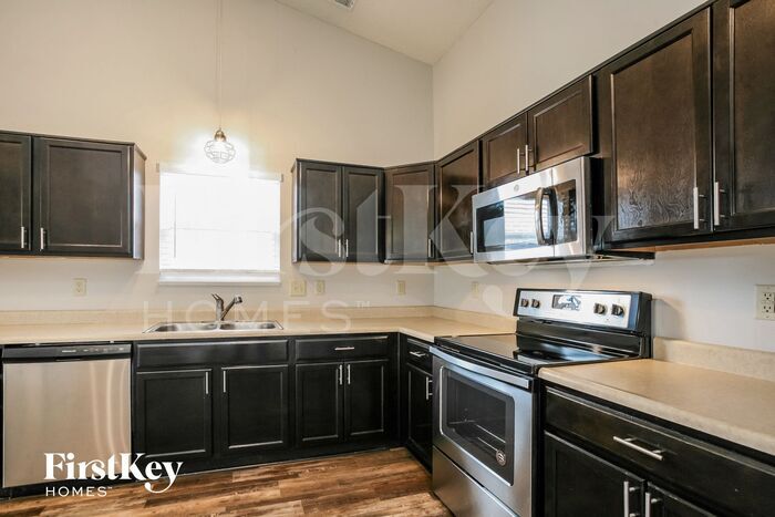 Building Photo - 13815 Zion Ct