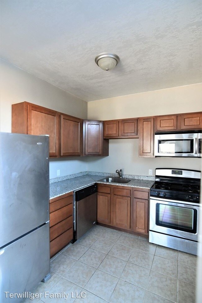 Building Photo - 1 br, 1 bath Apartment - 132 S Main