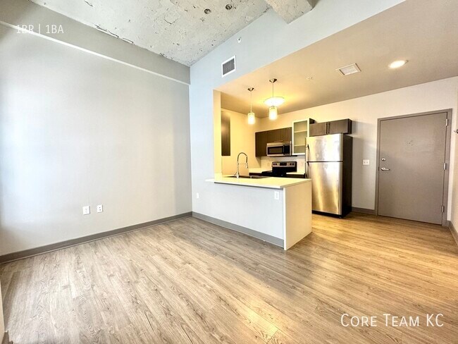 Building Photo - 1121 McGee St