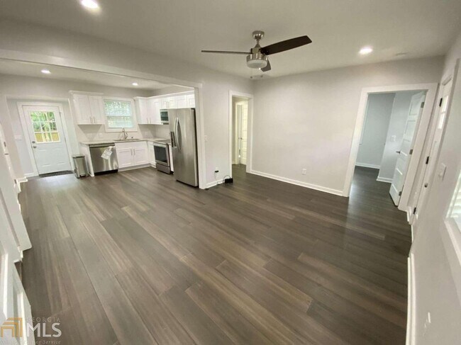 Building Photo - 1127 Dobbs Dr SE