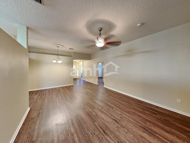 Building Photo - 734 Mackenzie Cir