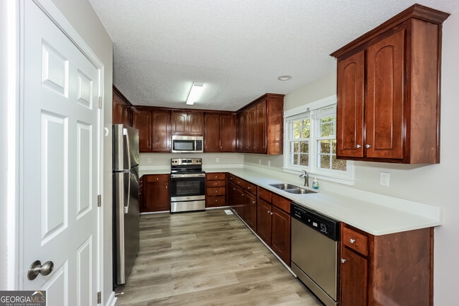 Building Photo - 130 Butterfield Ln