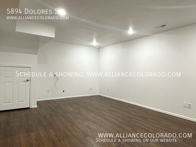 Building Photo - 5894 Dolores St