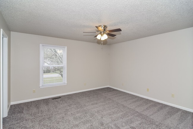 Building Photo - 269 Ariel Dr