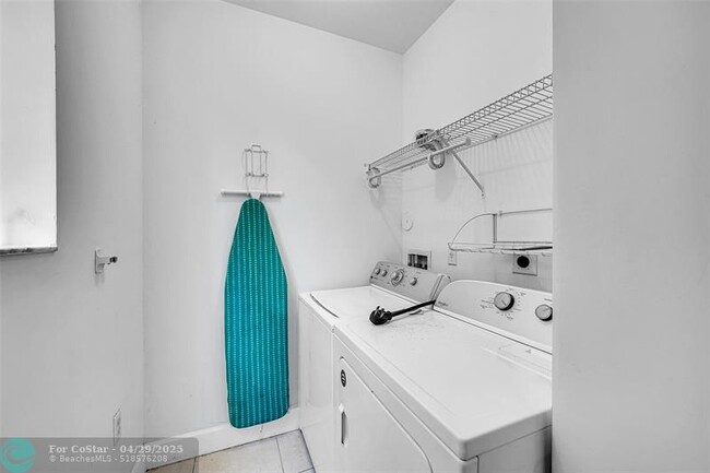 Building Photo - 1902 Coral Heights Ct