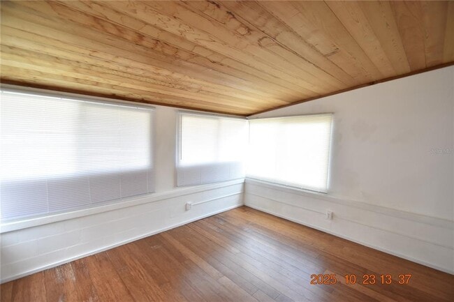 Building Photo - 4520 Burlington Ave N