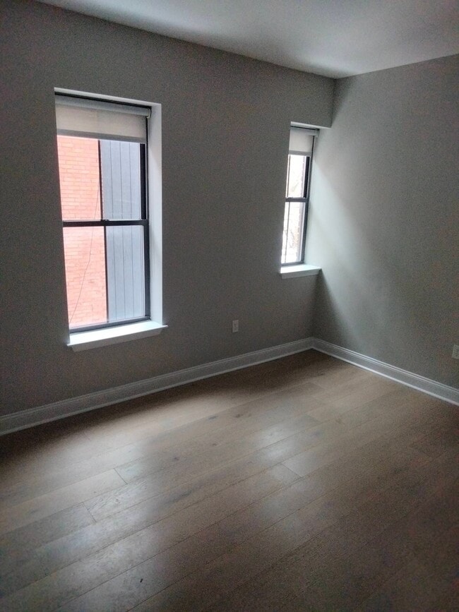 Building Photo - 22 Imlay St