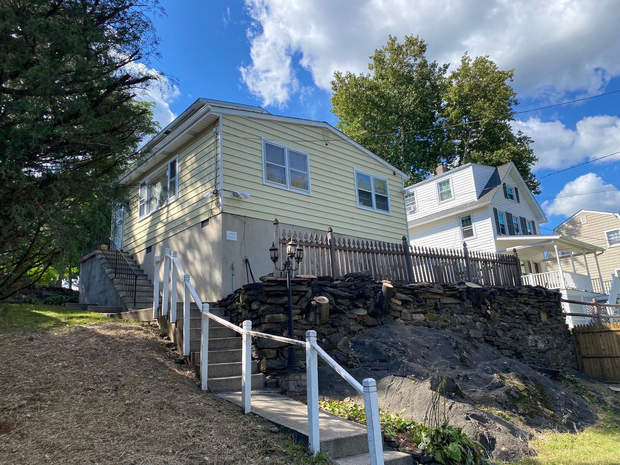 Building Photo - 32 Weaver St