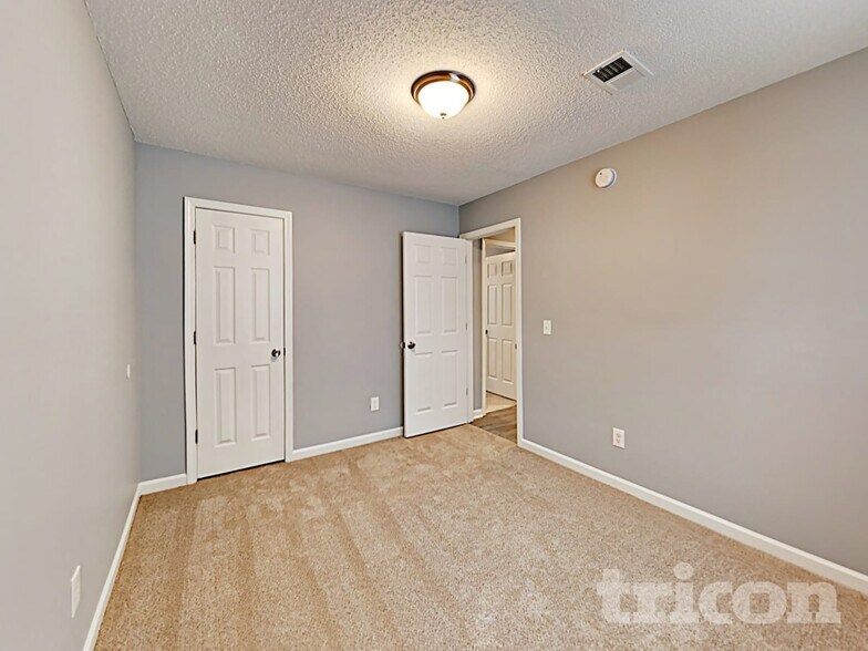 Building Photo - 19 Sterling Ridge Ct