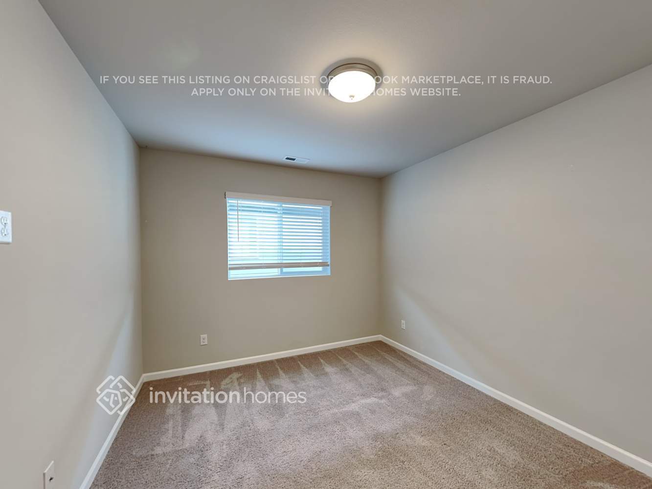 Building Photo - 12606 36th Place NE