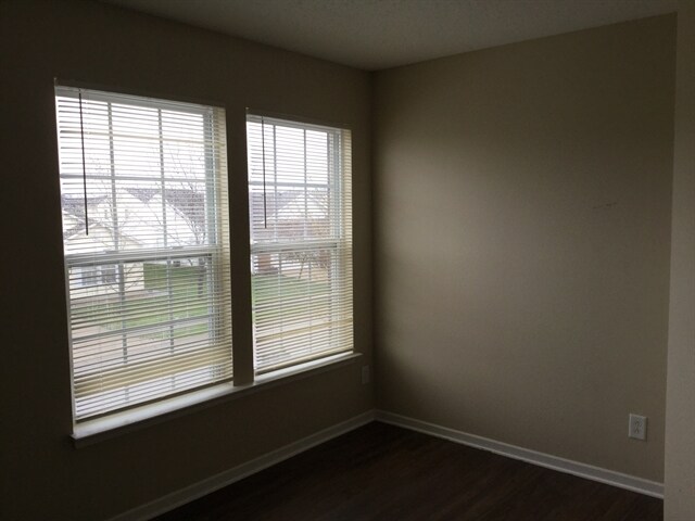 Building Photo - 9939 Big Bend Dr