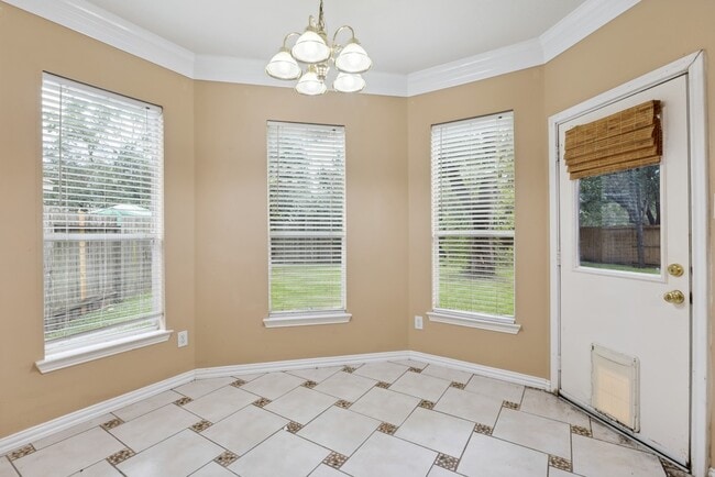 Building Photo - 14111 White Oak Gardens Dr