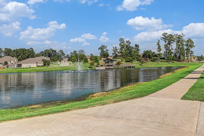 Building Photo - 6107 White Spruce Dr