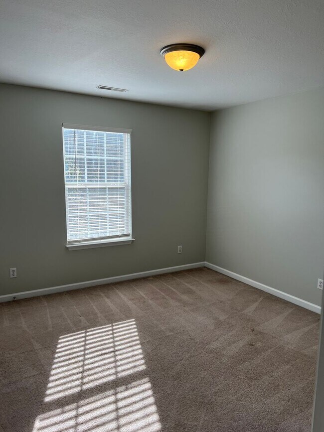 Building Photo - Coming Soon! Fresh updates on Old Dayton Pike