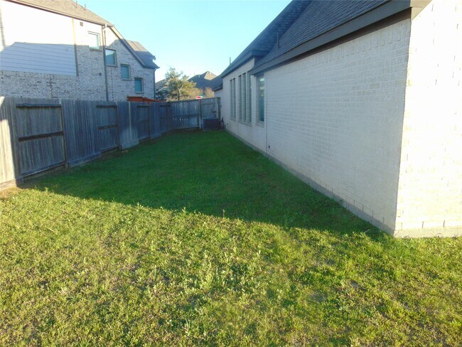 Building Photo - 24978 Tidmor Ln