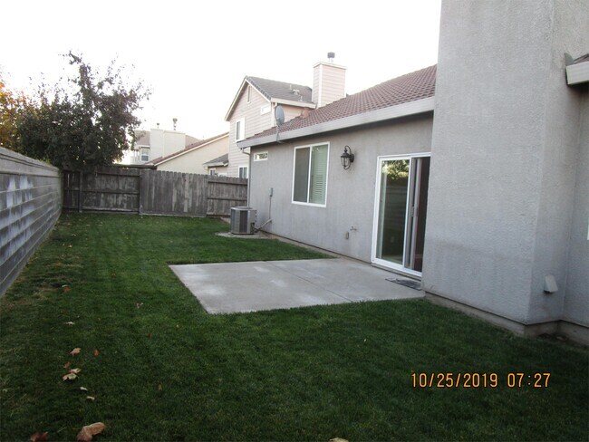 Building Photo - 2065 Stone Wood Loop