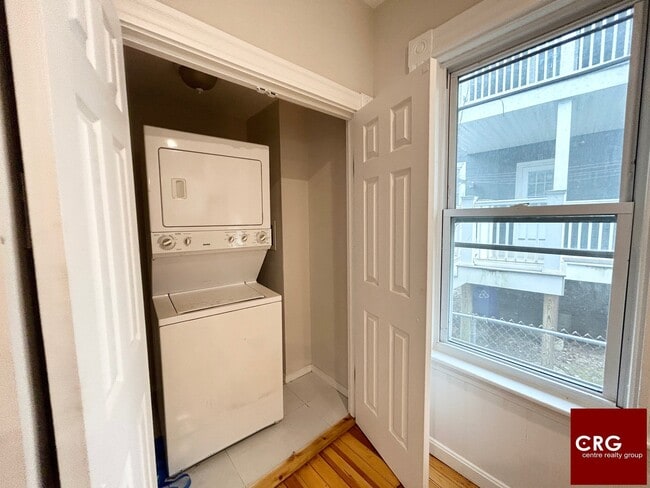 Building Photo - 11-13 Buttonwood St. Unit 1A