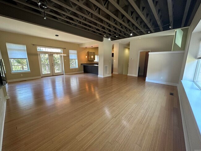 Building Photo - 110 Vertical Lofts Dr